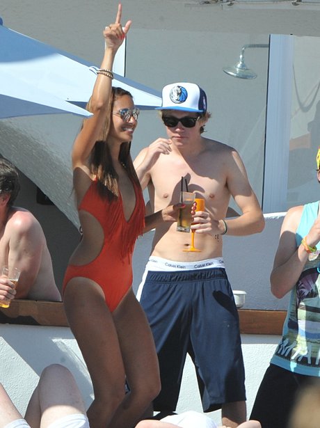Niall Horan with girl