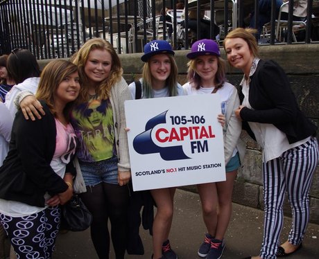 Were you pap'd at Olly Murs?