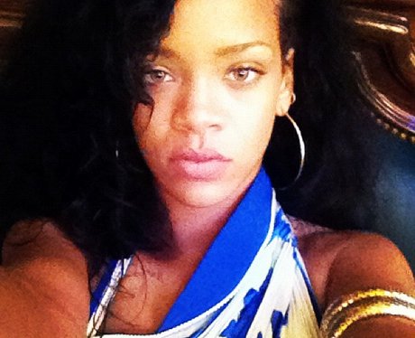 Rhanna poses on holiday