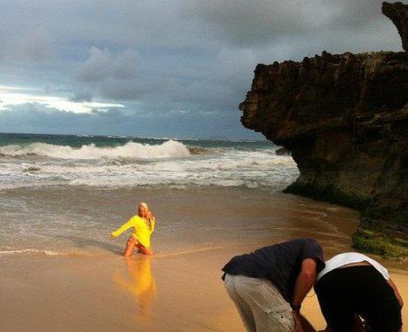 Tulisa shoots her new video in Hawaii
