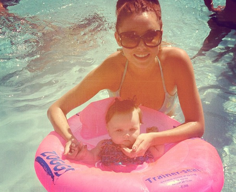 Una Healy and Aoife Belle swimming together