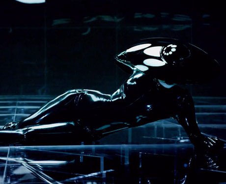 lady-gaga-fame-perfume-advert-1-13449429