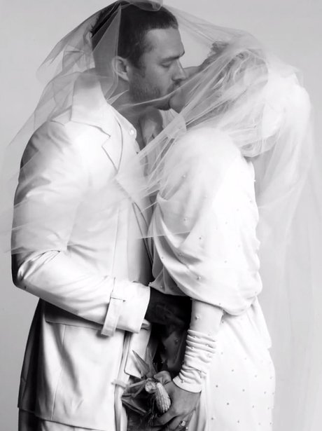Lady Gaga And Taylor Kinney kiss in new video shoot.
