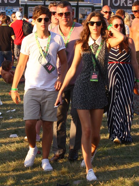Louis Tomlinson with his girlfriend