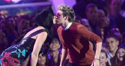 Katy Perry and Niall Horan Kiss MTV VMA's