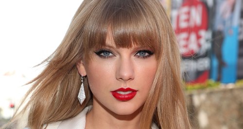 Taylor Swift arrives at the MTV VMA 2012 Awards