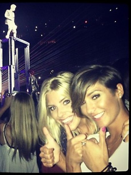 The Saturdays watch Justin Bieber