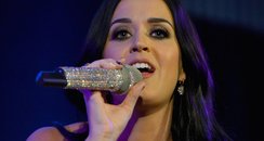 Katy Perry sings live