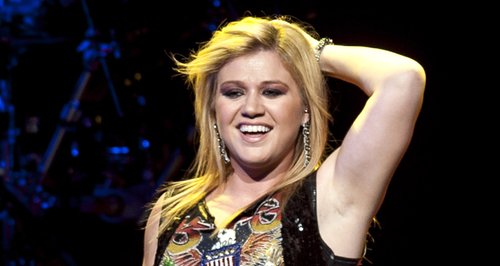 Kelly Clarkson Confirms She's Taking Her Album 'Piece By Piece' On A