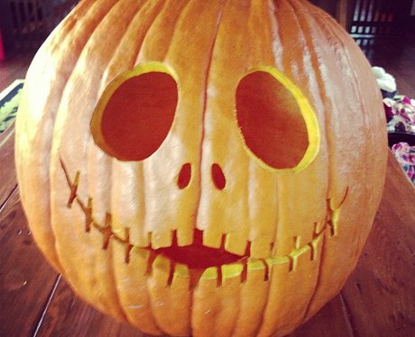 Pink tweets a picture od a pumpkin