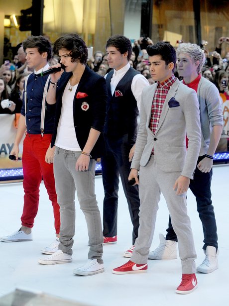 One Direction perform in New York