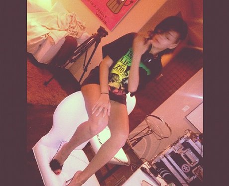 Rihanna in the studio