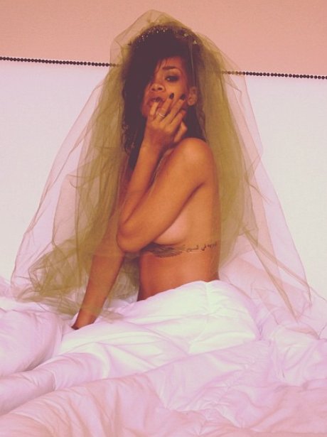 Rihanna nude picture