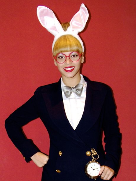 Beyonce dresses up as the White Rabbit from Alice