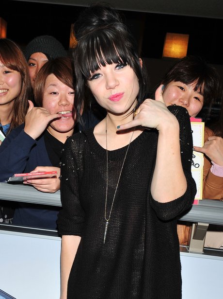 Carly Rae Jepsen arrives in Tokyo
