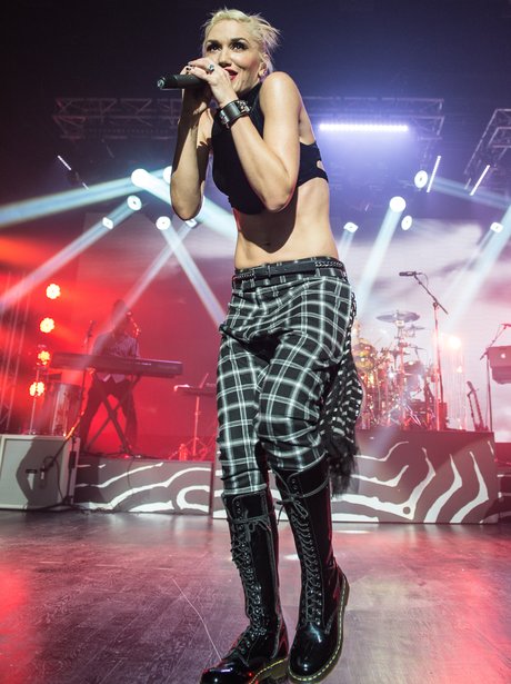 No Doubt perform in France