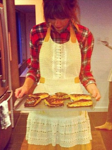 Taylor Swift baking food