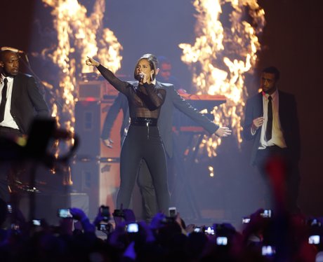 Alicia Keys on stage