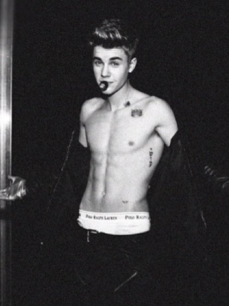 Justin Bieber goes topless on Instagram