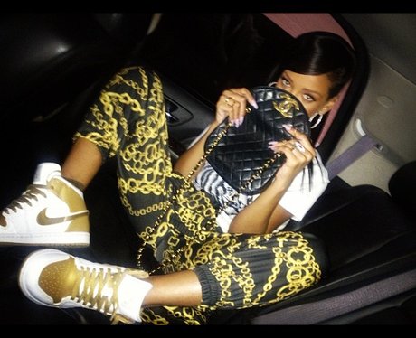 Rihanna Twitter 2012