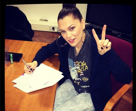 Jessie J agrees to be a judge on the voice for the second time