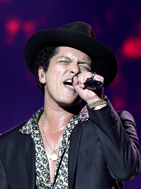 Bruno is every inch the international pop star as he performs a cover ...