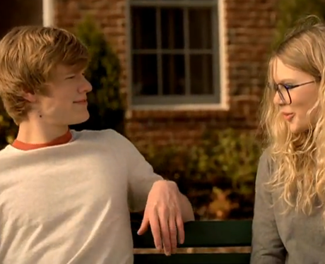 Taylor Swift - 'You Belong With Me'