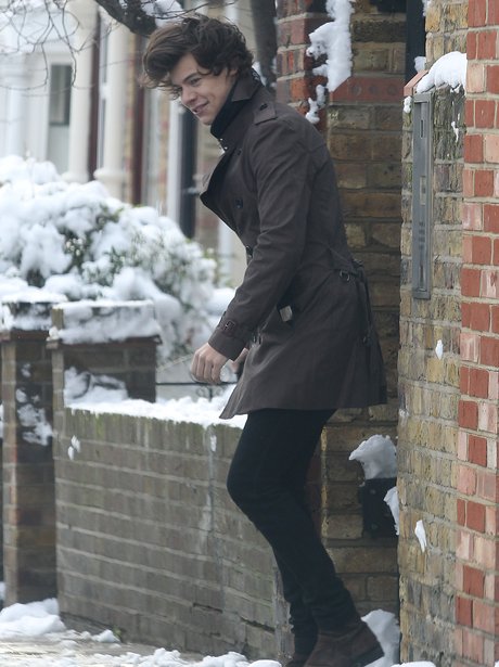 Harry Styles leaving his house in London