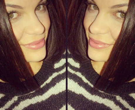 Jessie J posing on Twitter