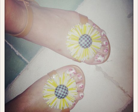 Guess the pop stars' feet