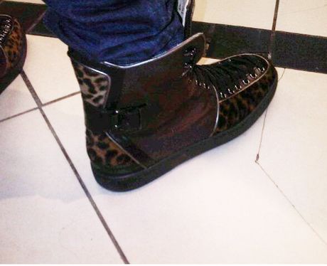 Guess the pop stars' feet