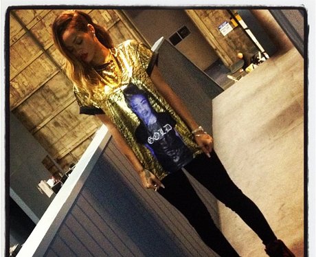 Rihanna rehearsing for her 'Diamonds' tour