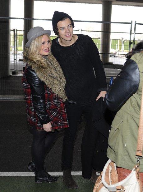 Harry Styles meets fans at Glasgow airport