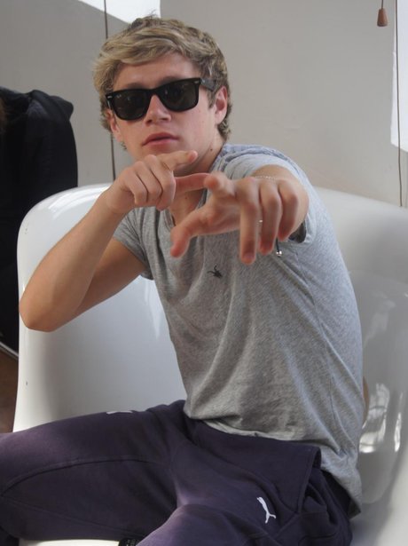 Nial Horan wearing sungalsses