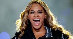 beyonce performs at halftime of super bowl