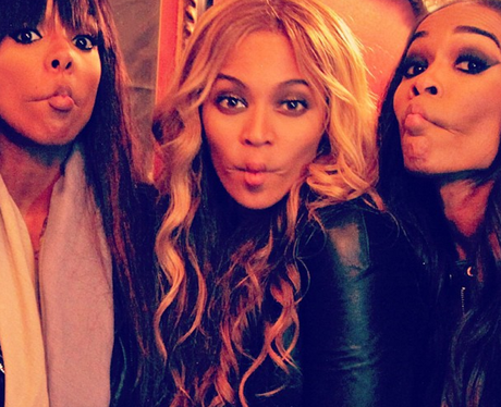 Destiny's Child pouting backstage at US Super Bowl 2013