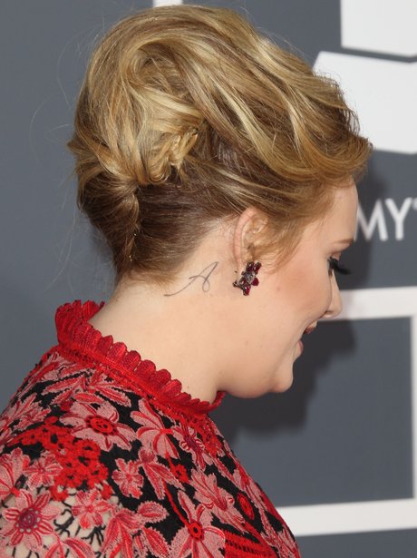 Adele arrives at the Grammy Awards 2013