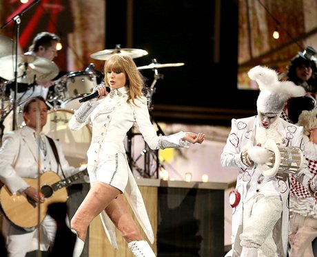 Taylor Swift performs at the Grammy Awards 2013
