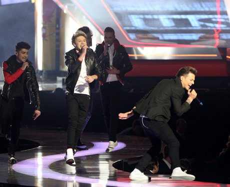 One Direction live at the BRIT Awards 2013