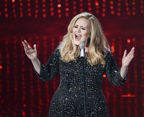 Adele performs at the Oscars 2013
