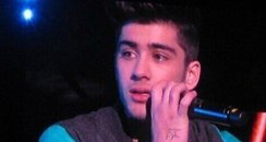 Zayn Malik crying on stage