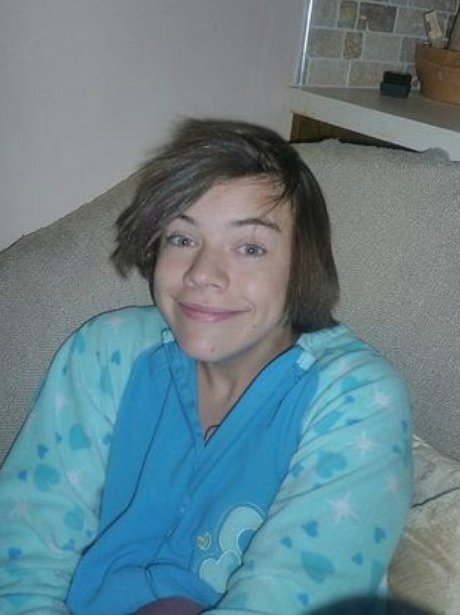 Harry styles with straight hair