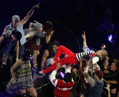 Taylor Swift kicks off The Red Tour