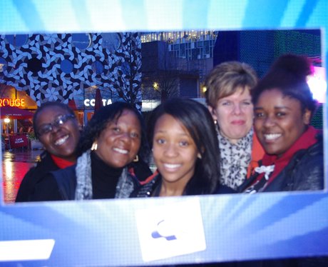 pictures of fans at Ne-Yo's gig at the O2
