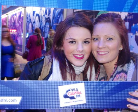 pictures of fans at Ne-Yo's gig at the O2