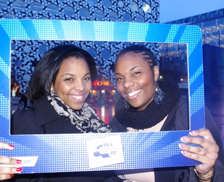 pictures of fans at Ne-Yo's gig at the O2