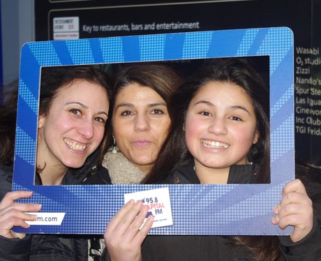 pictures of fans at Ne-Yo's gig at the O2