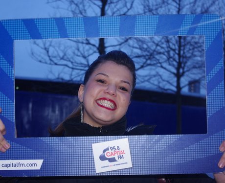 pictures of fans at Ne-Yo's gig at the O2