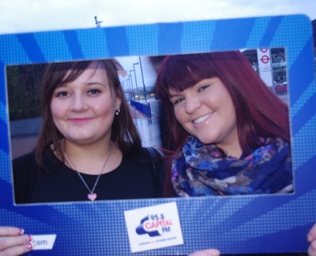 pictures of fans at Ne-Yo's gig at the O2