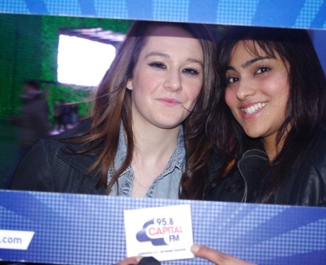 pictures of fans at Ne-Yo's gig at the O2